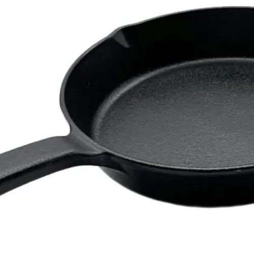Pre-seasoned cast iron skillet with excellent heat retention, suitable for grilling, BBQ, and camping.