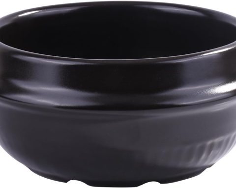 Korean ceramic dolsot bowl with black glazed finish, 37 oz for crispy rice and soups.