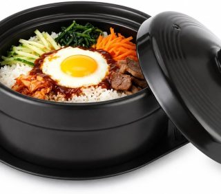 Deep Korean stone pot with lid and platter, 60 oz ceramic for soups and stews.