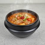 Korean ttukbaegi clay cooking bowl, 7-inch direct fire safe, for soups and rice.