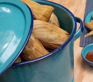Enamel Steamer Pot with Lid and Rack